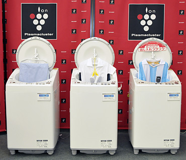 プラズマクラスター　タテ型洗濯乾燥機左：＜ES-TX810-S（シルバー系）＞　中：＜ES-TX810-P（ピンク系）＞　右：＜ES-TX910-N（ゴールド系）＞