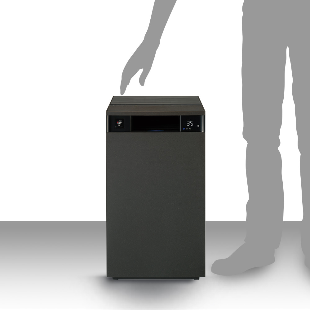 空気清浄機:FP-S120:本体と人のサイズを比較したイメージ