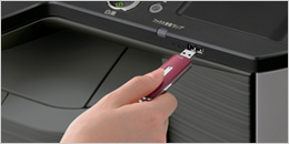 写真：USBメモリー