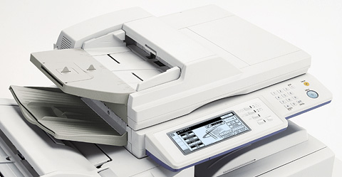 両面同時読取原稿送り装置標準装備