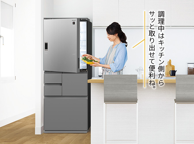 調理中、お母さんはキッチン側から開閉