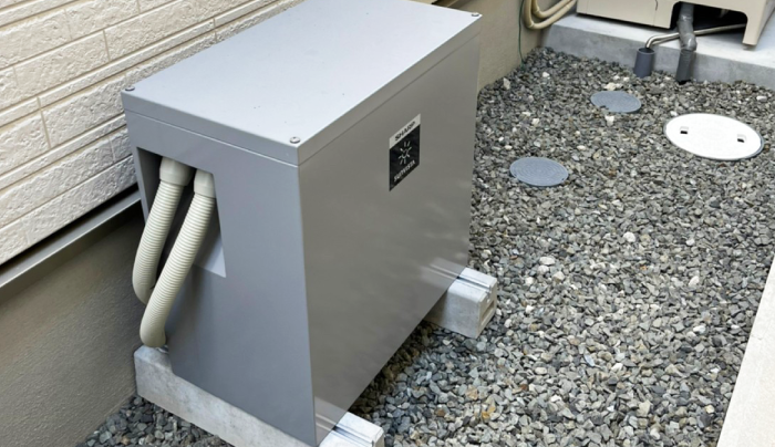 蓄電池は屋外に省スペース設置