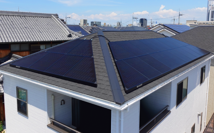 太陽光で電気代の高騰や自然災害への備えに…これからのことを考えて購入しました。